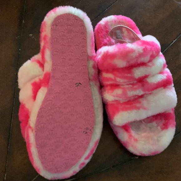 Ugg - Picture 2 of 2